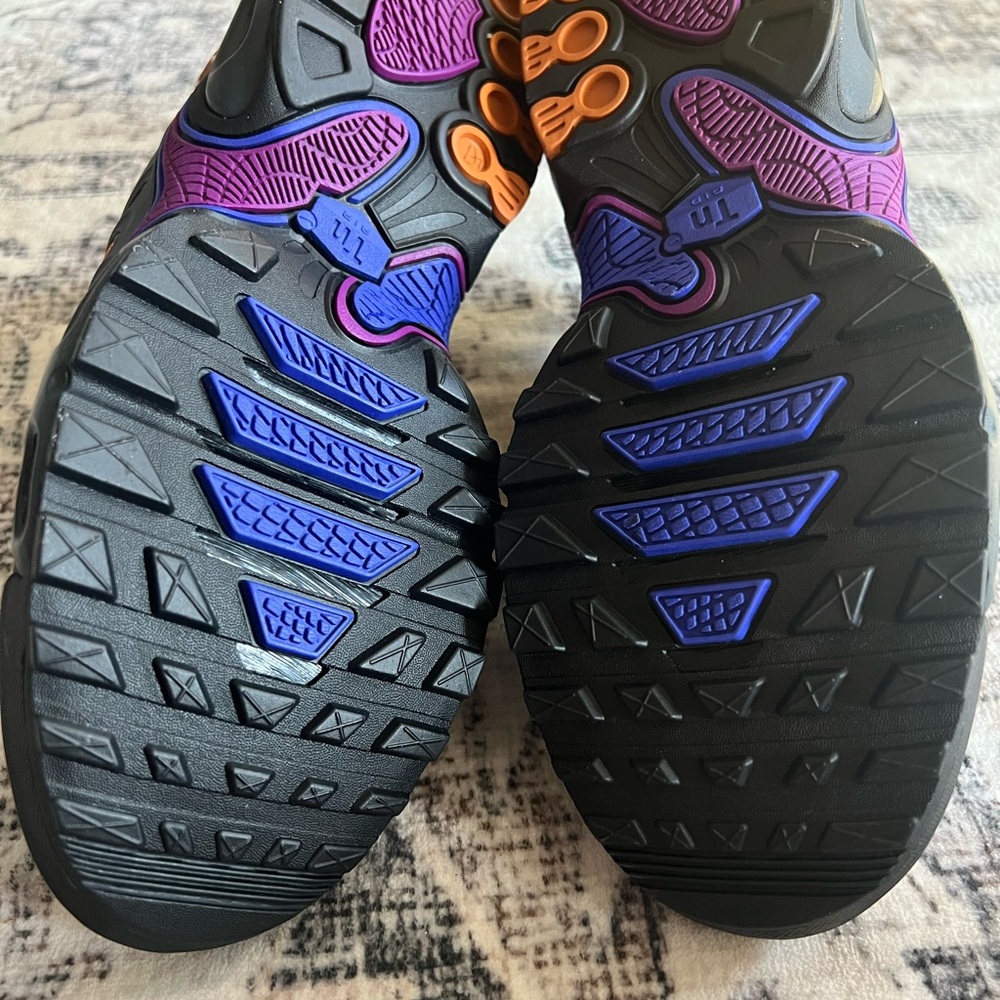 Nike Air Max Plus Drift Grade School Boys' "Anthracite/Monarch/Black/Viotech" - Picture 9 of 9